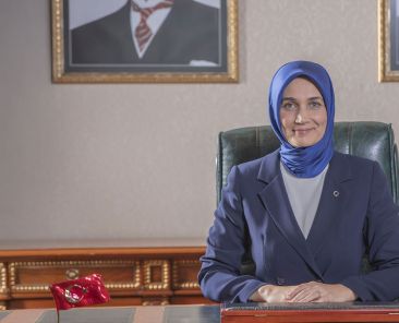 afyonkarahisar-valisi-kubra-guran-yigitbasi