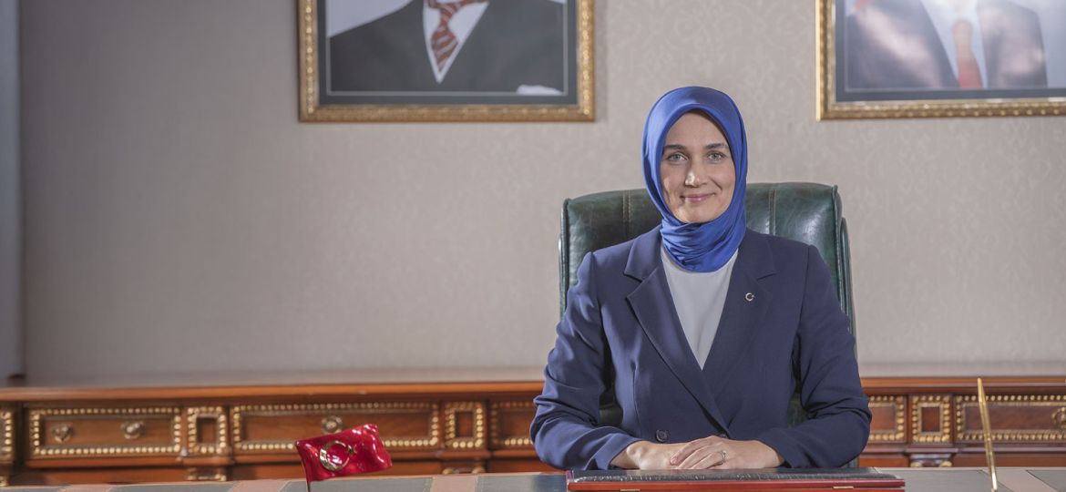 afyonkarahisar-valisi-kubra-guran-yigitbasi