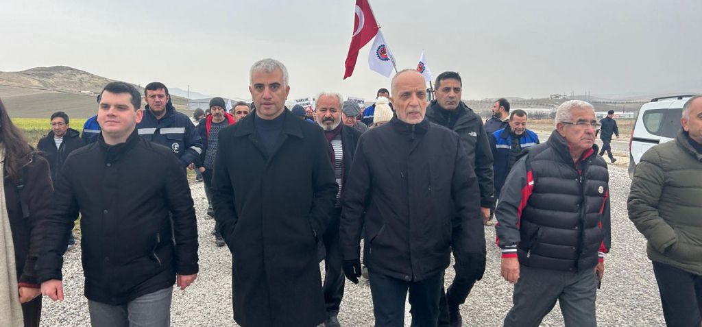 Çayırhan Termik Santrali İşçilerine Türk-İş'ten Destek 1 Çayırhan Termik Santrali İşçileri Yürüyüşü