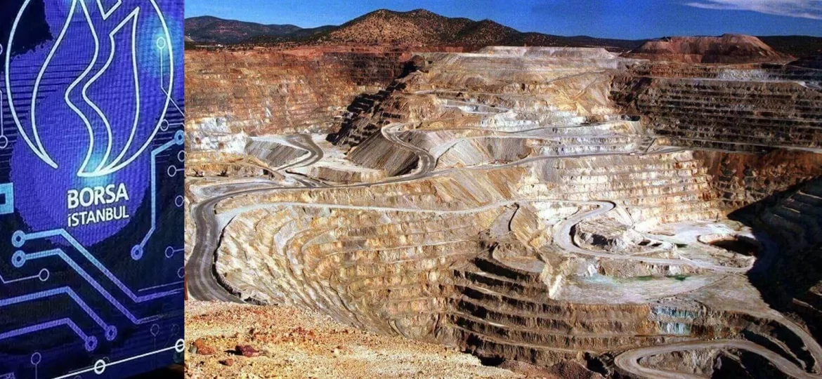 Sol tarafta üzerinde "BORSA İSTANBUL" yazısı ve logosu bulunan mavi tonlu dijital bir ekran, sağ tarafta ise teraslar halinde kazılmış büyük bir açık ocak maden sahasının genel görünümü yer alıyor.