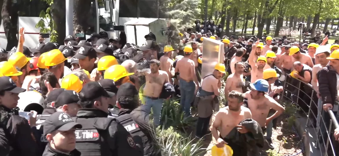 Doruk Madencilik işçileri Ankara'da hak arama eylemi yaparken polis müdahalesiyle karşılaştı.